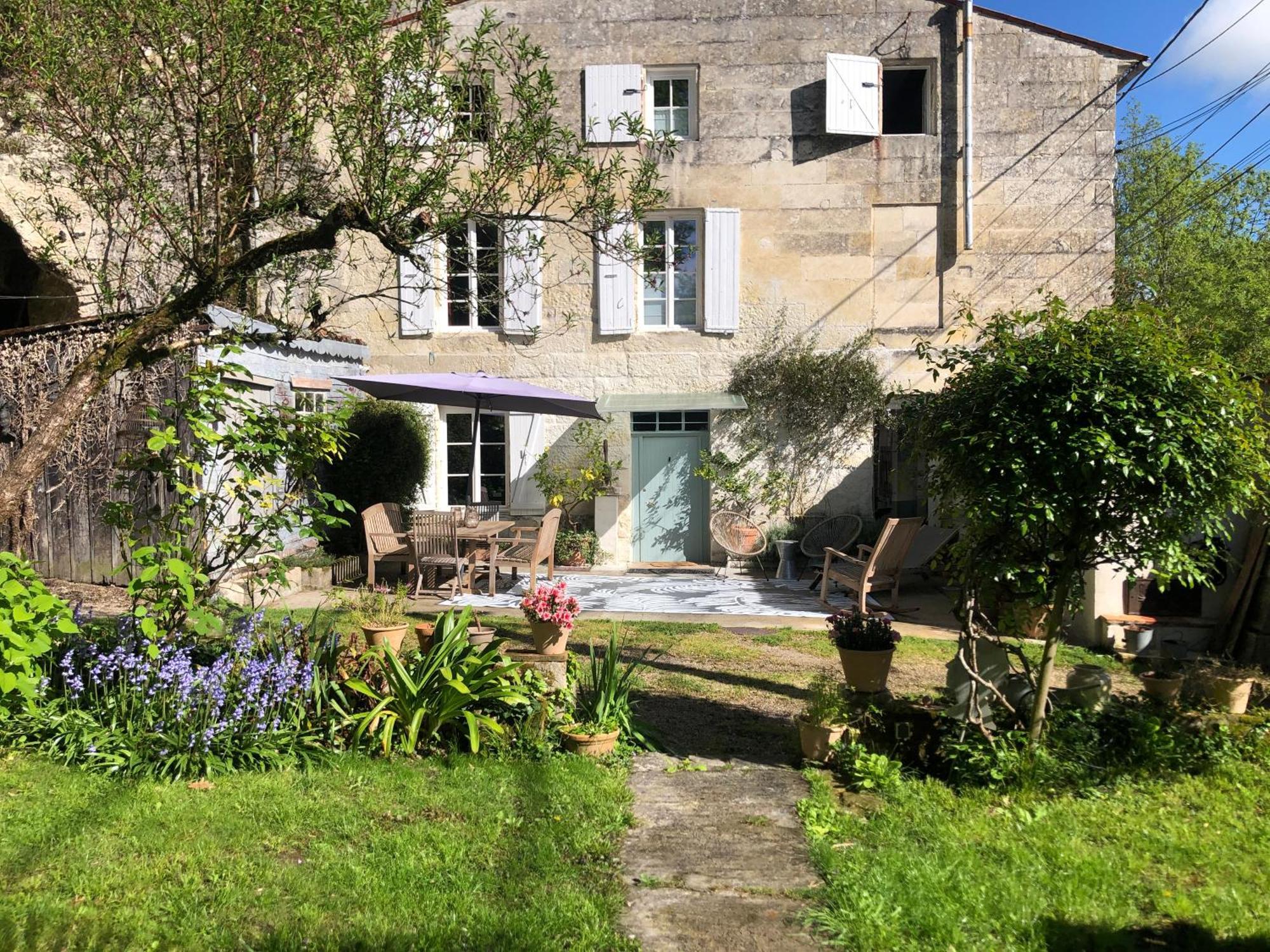 L'Heure Bleue Bed & Breakfast Saintes Eksteriør bilde